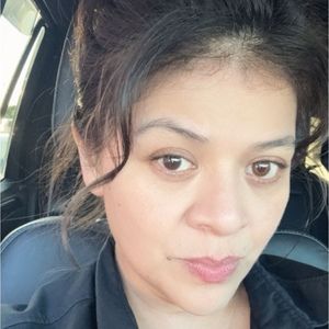 Meet your Posher, Yolanda